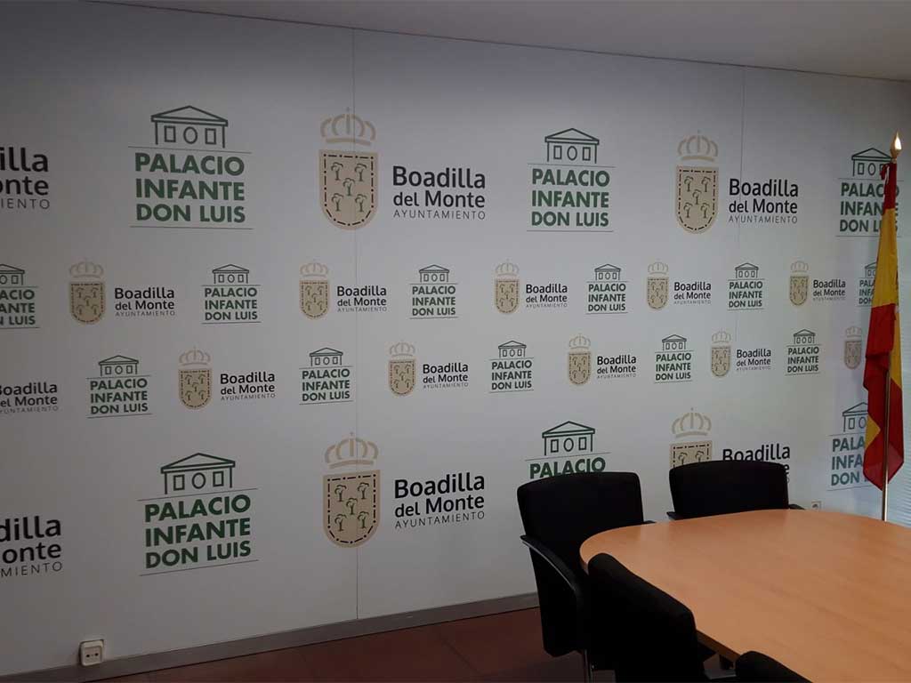 Paneles sobre Pegassus sala de prensa